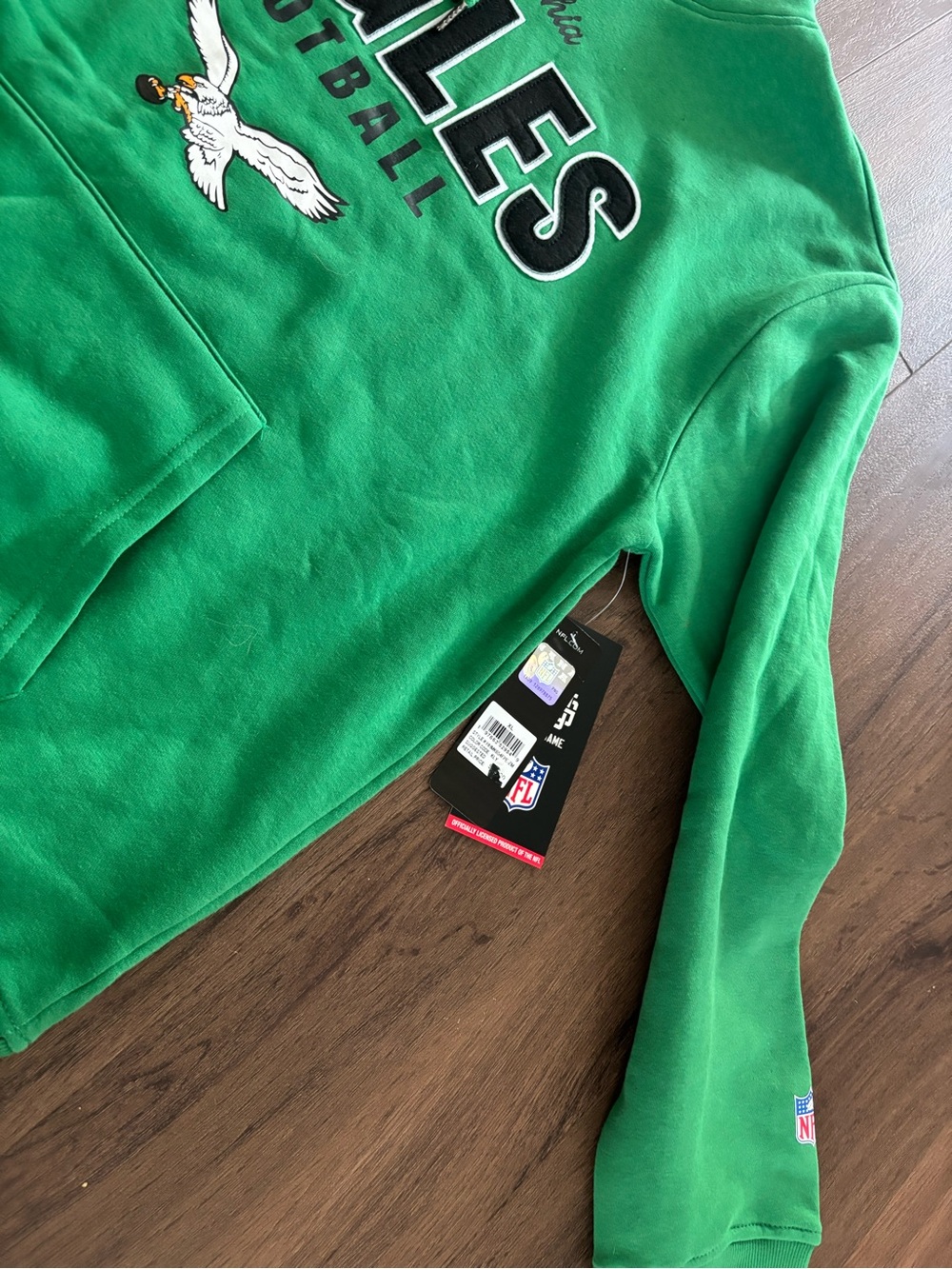NFL Green Philadelphia Eagles Pullover Hoodie with Black Lettering - Picture 4 of 5